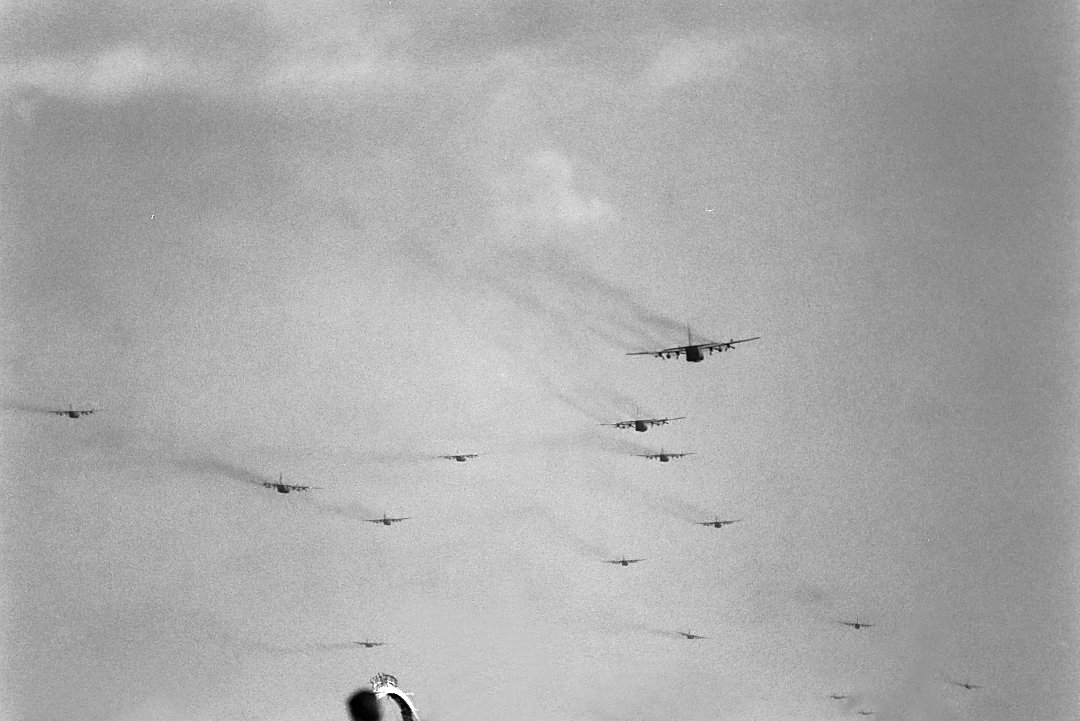 D-Day 50 commemorations, Portsmouth - juni 1994 manga flygplan