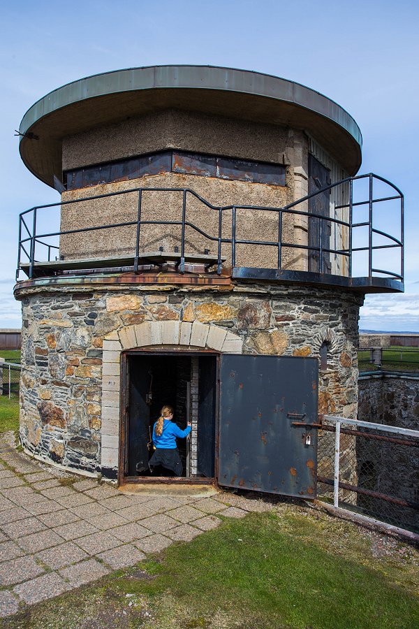 Carlstens fästning Marstrand - april 2017 ellie pa vag in i tornet
