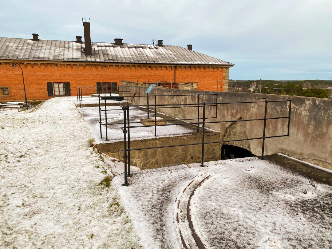 Rindö Redutt – februari 2023 kanon saknas