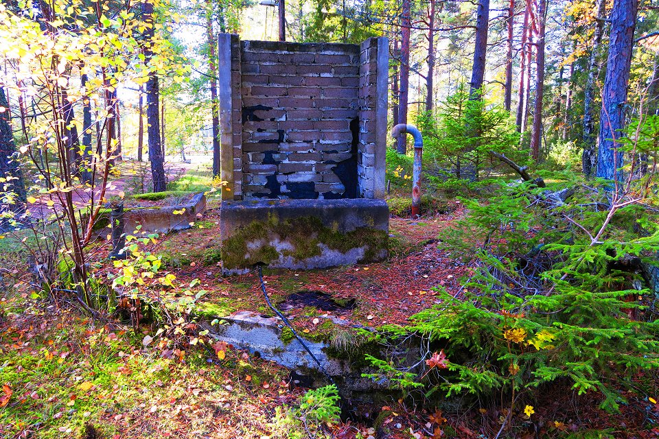 Granåsens naturreservat - oktober 2017 gammal skorsten kanske