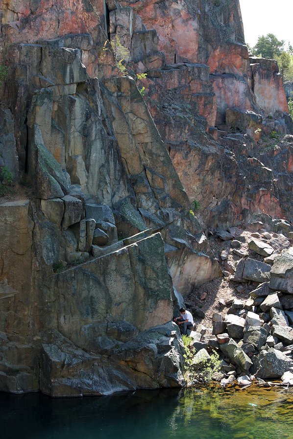 Stenhamra stenbrott - maj 2012 granitklippa