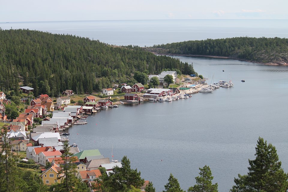 Ulvön - juli 2012 utsikt over ulvo hamn