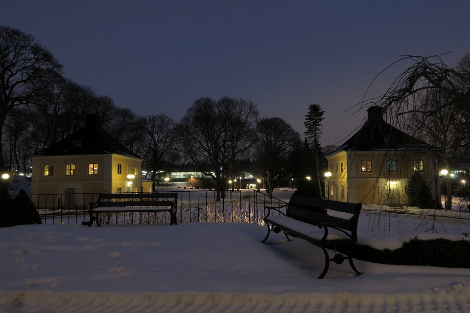 Åkeshovs slott - mars 2018 tradgarden