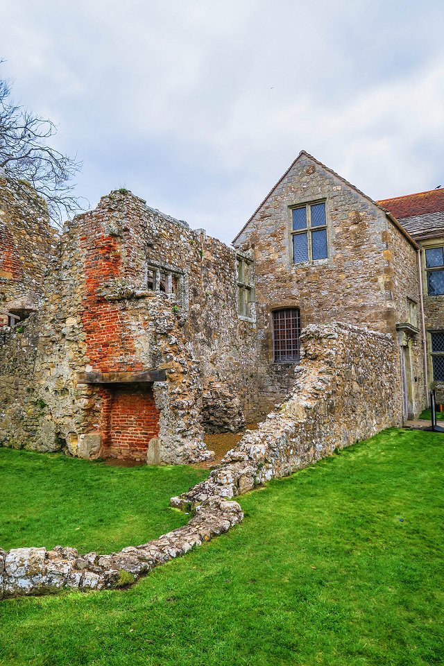 Carisbrooke castle Isle of Wight- april 2018 carisbrooke ruins