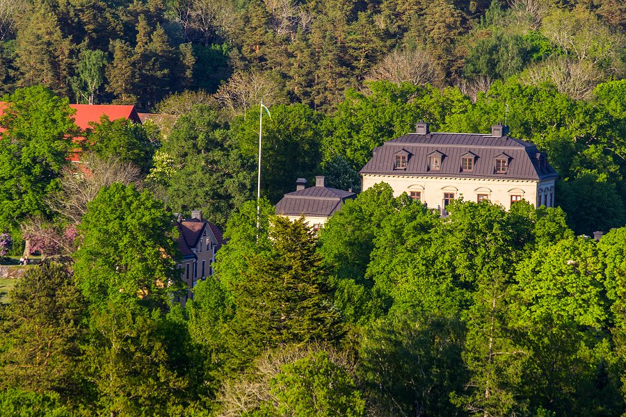 Görvälns slott - maj 2016 slottet fran brukets topp