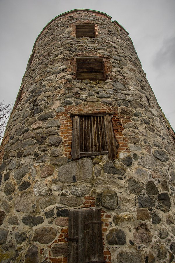 Mörby slottsruin - mars 2014 tornet