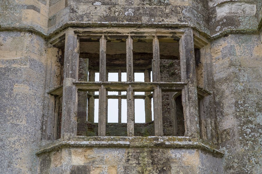 Titchfield Abbey - december 2015 window no glass
