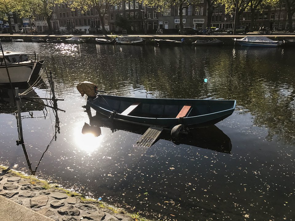 Amsterdam Alexanderkade - maj 2017 amsterdam bat i kanalen