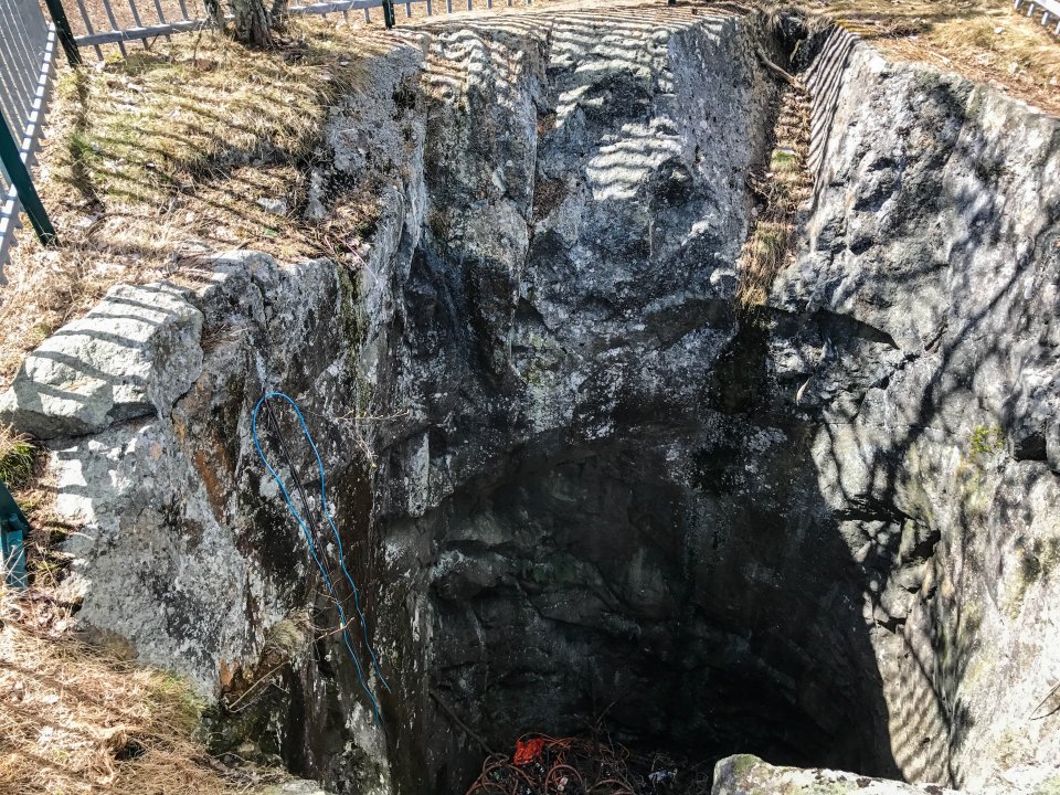 Hagaparken Grottan - maj 2017 schaktet ar igenfyllt
