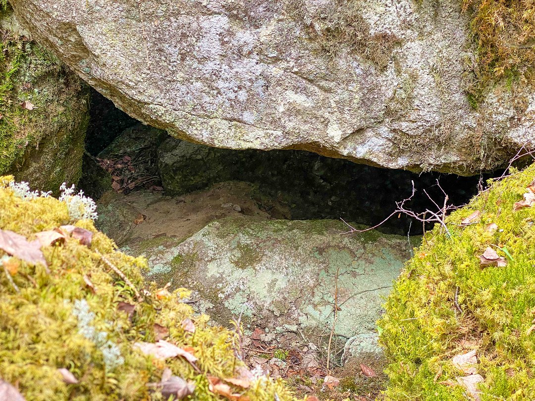 Kvasterbergsgrottan, Sala - juni 2023 lilla grottan
