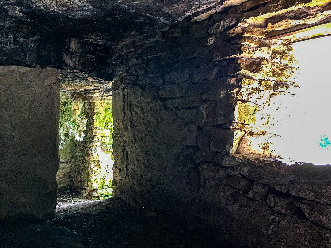 Lasses grotta, Kinnekulle - juli 2021 vardagsrum