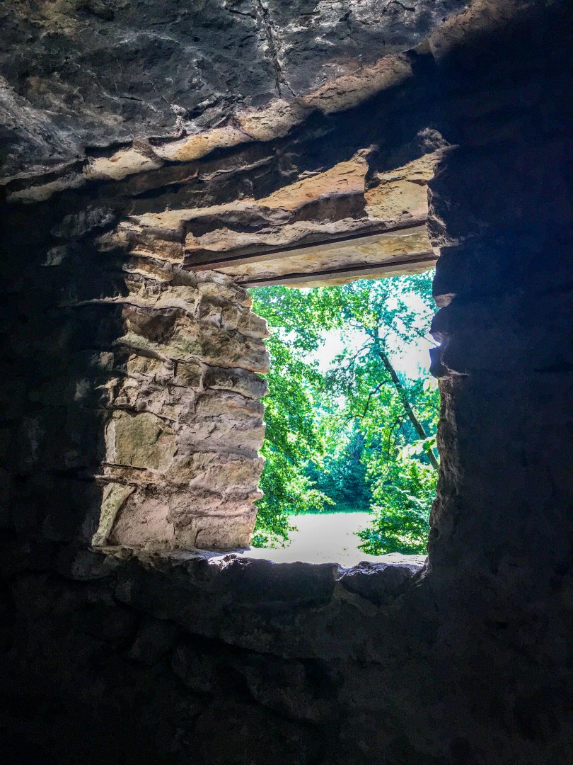 Lasses grotta, Kinnekulle - juli 2021 window