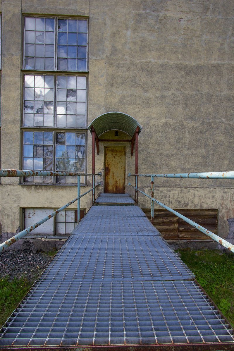 Grängesbergs gruva - juli 2013 gangbro fonster stal