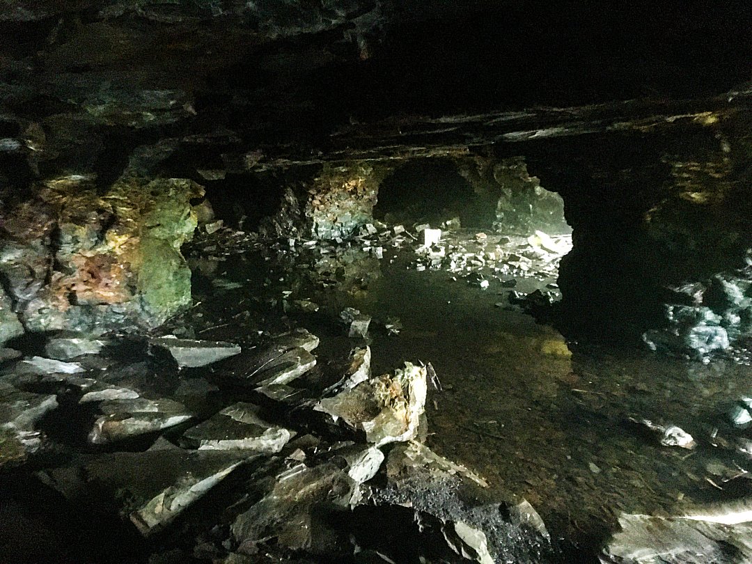 Kalkgruvor, Hunneberg - juli 2021 vatten i gruvan