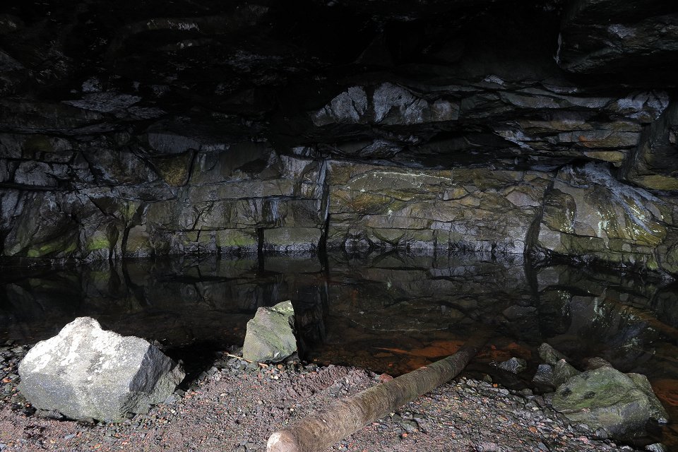 Marviksgruvan Ulvön - juli 2017 sandstrand inne i gruvan