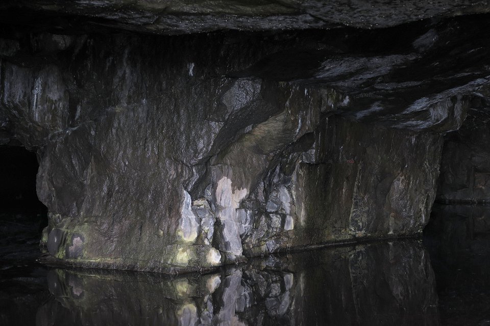 Marviksgruvan Ulvön - juli 2017 vatten i gruvan