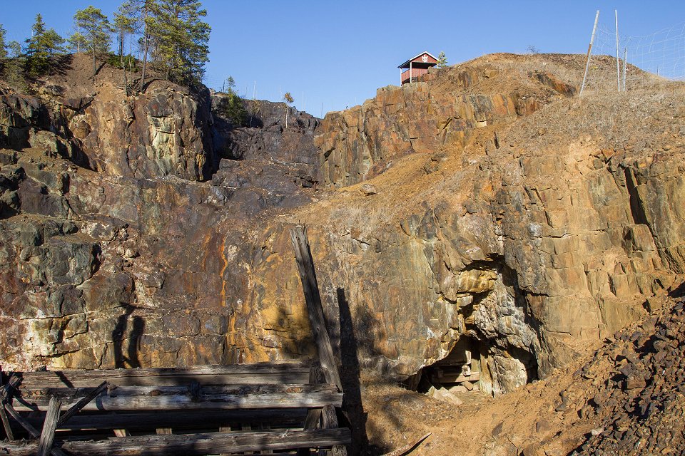 Stollbergets gruva - oktober 2016 gruvan ligger pa toppen